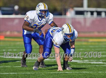 Thumbnail 3 in Warren vs Loyola Academy (IHSA Class 8A Playoffs) photogallery.
