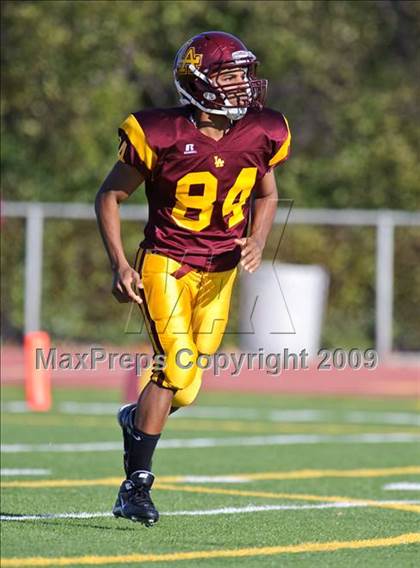 Thumbnail 2 in Warren vs Loyola Academy (IHSA Class 8A Playoffs) photogallery.
