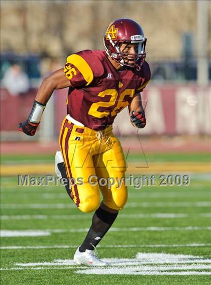Thumbnail 1 in Warren vs Loyola Academy (IHSA Class 8A Playoffs) photogallery.