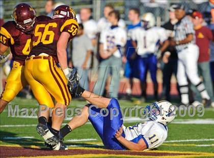 Thumbnail 1 in Warren vs Loyola Academy (IHSA Class 8A Playoffs) photogallery.