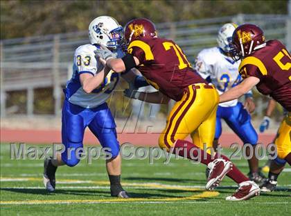 Thumbnail 2 in Warren vs Loyola Academy (IHSA Class 8A Playoffs) photogallery.