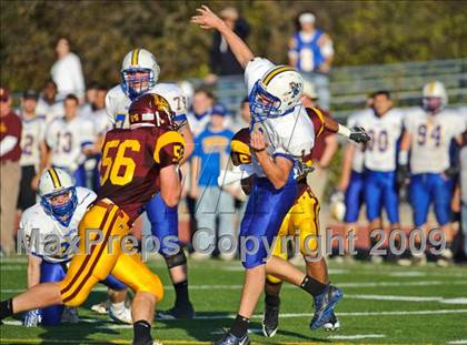 Thumbnail 2 in Warren vs Loyola Academy (IHSA Class 8A Playoffs) photogallery.