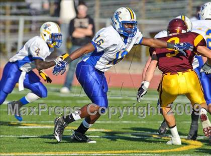 Thumbnail 3 in Warren vs Loyola Academy (IHSA Class 8A Playoffs) photogallery.