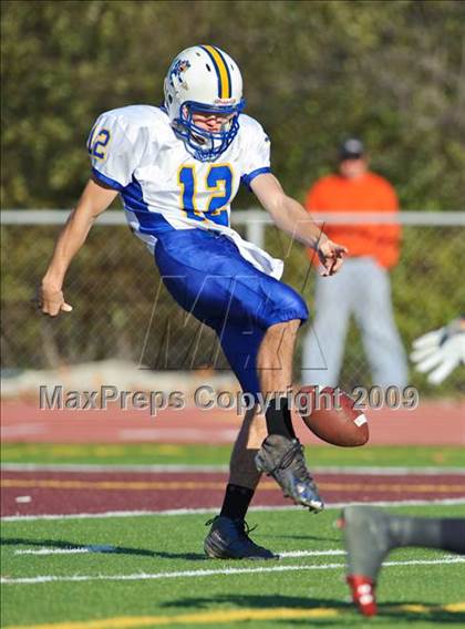 Thumbnail 3 in Warren vs Loyola Academy (IHSA Class 8A Playoffs) photogallery.
