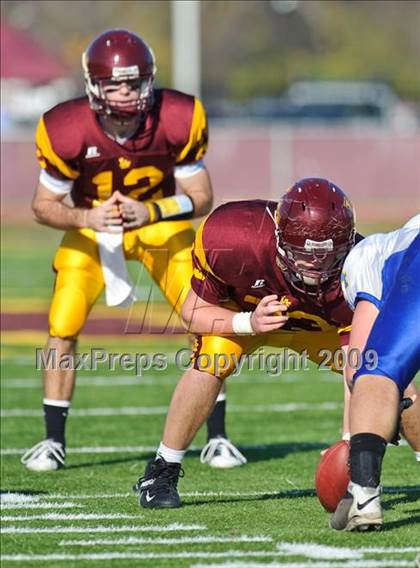 Thumbnail 3 in Warren vs Loyola Academy (IHSA Class 8A Playoffs) photogallery.