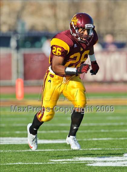 Thumbnail 3 in Warren vs Loyola Academy (IHSA Class 8A Playoffs) photogallery.