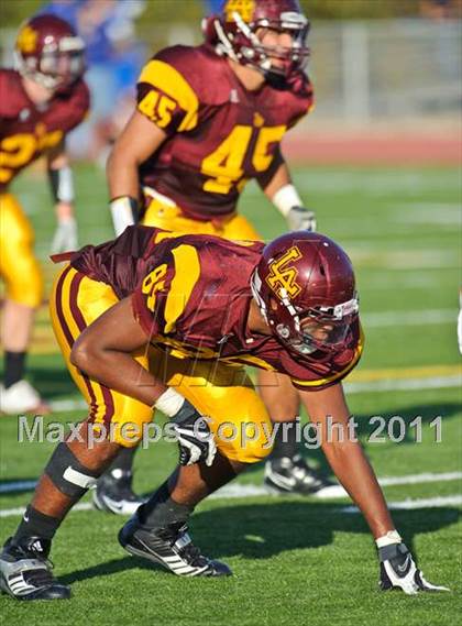 Thumbnail 3 in Warren vs Loyola Academy (IHSA Class 8A Playoffs) photogallery.