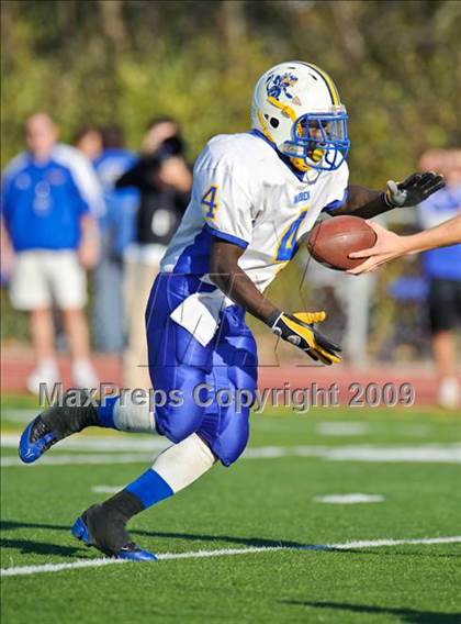 Thumbnail 3 in Warren vs Loyola Academy (IHSA Class 8A Playoffs) photogallery.