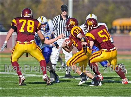 Thumbnail 3 in Warren vs Loyola Academy (IHSA Class 8A Playoffs) photogallery.