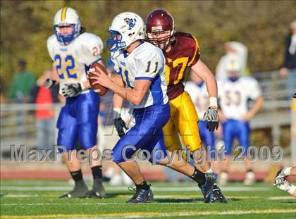 Thumbnail 1 in Warren vs Loyola Academy (IHSA Class 8A Playoffs) photogallery.