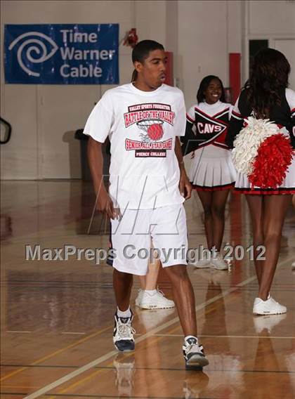 Thumbnail 3 in Battle of The Valley (East vs. West) photogallery.