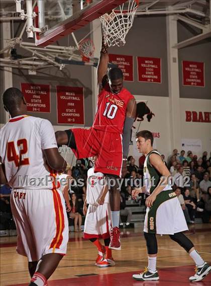 Thumbnail 1 in Battle of The Valley (East vs. West) photogallery.