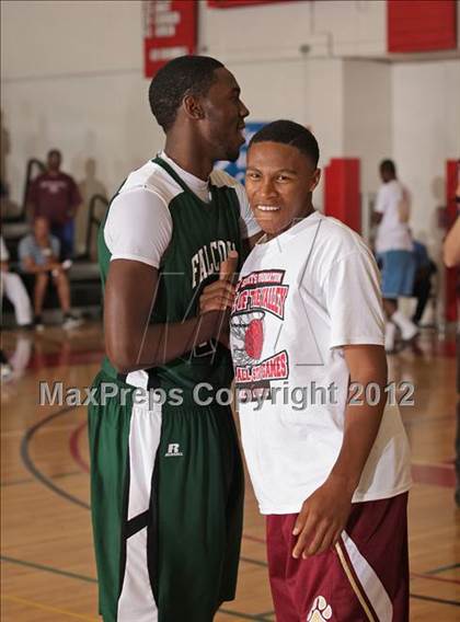 Thumbnail 3 in Battle of The Valley (East vs. West) photogallery.