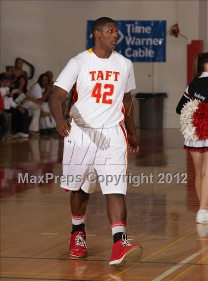 Thumbnail 2 in Battle of The Valley (East vs. West) photogallery.