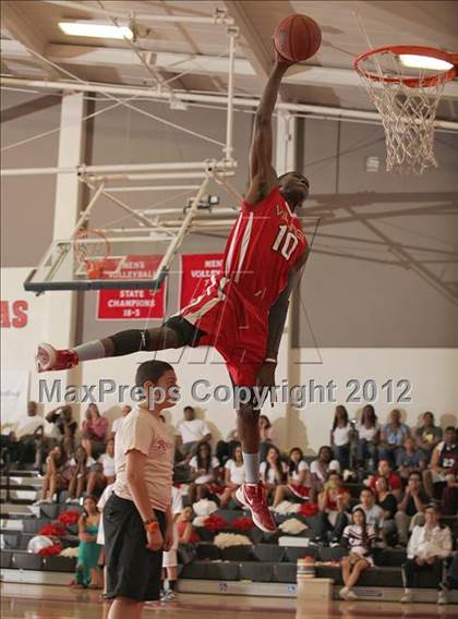 Thumbnail 3 in Battle of The Valley (East vs. West) photogallery.