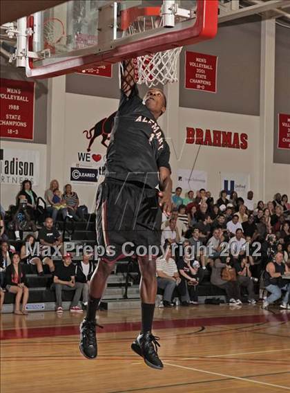 Thumbnail 3 in Battle of The Valley (East vs. West) photogallery.