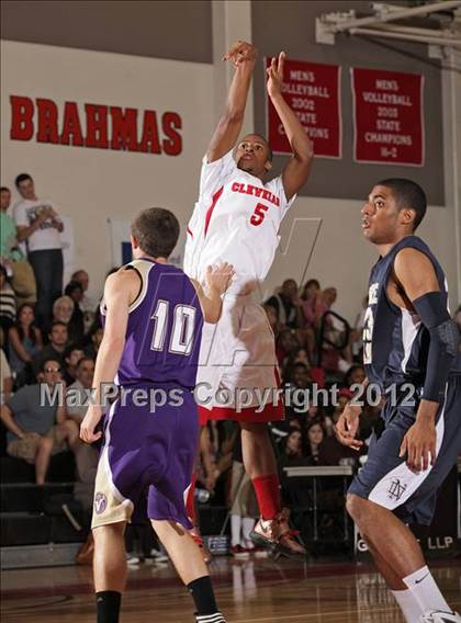 Thumbnail 2 in Battle of The Valley (East vs. West) photogallery.