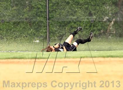 Thumbnail 3 in Barrington vs Fremd (IHSA 4A Sectional) photogallery.