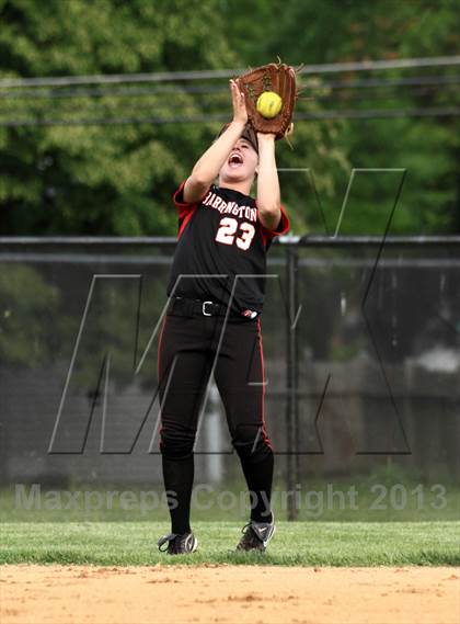 Thumbnail 3 in Barrington vs Fremd (IHSA 4A Sectional) photogallery.