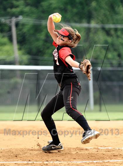 Thumbnail 2 in Barrington vs Fremd (IHSA 4A Sectional) photogallery.
