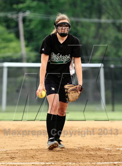 Thumbnail 3 in Barrington vs Fremd (IHSA 4A Sectional) photogallery.