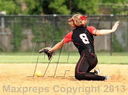 Thumbnail 3 in Barrington vs Fremd (IHSA 4A Sectional) photogallery.