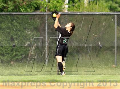 Thumbnail 3 in Barrington vs Fremd (IHSA 4A Sectional) photogallery.
