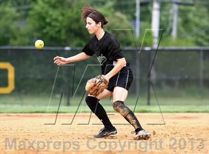 Thumbnail 3 in Barrington vs Fremd (IHSA 4A Sectional) photogallery.