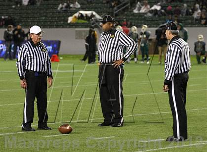 Thumbnail 1 in Granite Bay vs. Long Beach Poly (CIF State D1 Final) photogallery.