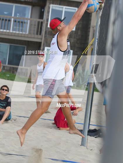 Thumbnail 3 in La Jolla vs. Point Loma (CIF SDS Open Division 3rd Place Final) photogallery.
