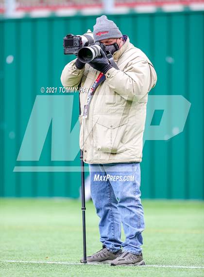 Thumbnail 2 in Red Oak vs. Mansfield Summit (UIL Class 5A D1 Quarterfinals) photogallery.