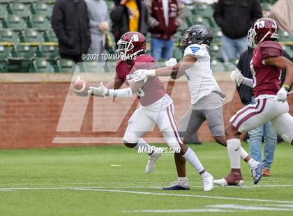 Thumbnail 2 in Red Oak vs. Mansfield Summit (UIL Class 5A D1 Quarterfinals) photogallery.