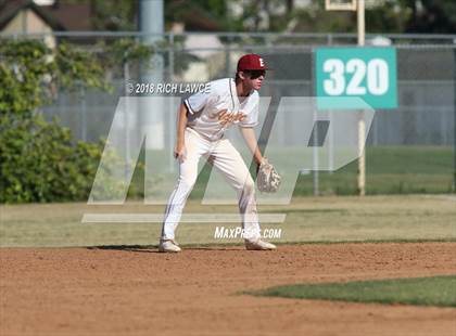 Thumbnail 2 in El Modena @ Esperanza photogallery.