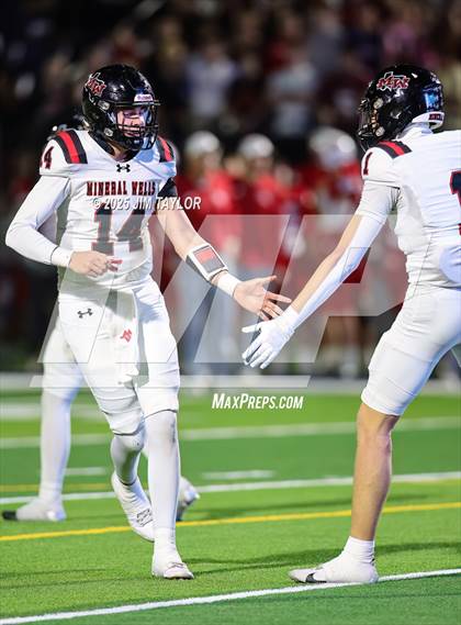 Thumbnail 2 in Mineral Wells vs Glen Rose (UIL 4A-2 Football Bi-District) photogallery.