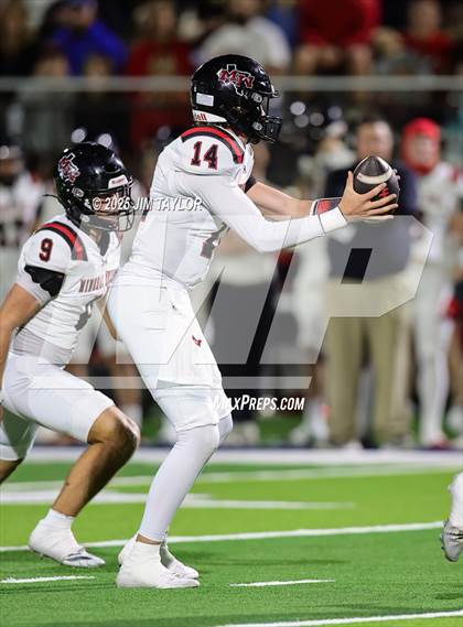 Thumbnail 1 in Mineral Wells vs Glen Rose (UIL 4A-2 Football Bi-District) photogallery.