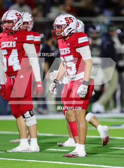 Thumbnail 1 in Mineral Wells vs Glen Rose (UIL 4A-2 Football Bi-District) photogallery.