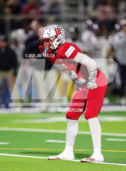 Thumbnail 3 in Mineral Wells vs Glen Rose (UIL 4A-2 Football Bi-District) photogallery.