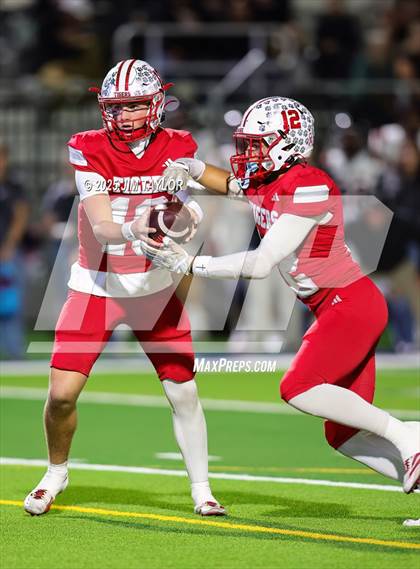 Thumbnail 2 in Mineral Wells vs Glen Rose (UIL 4A-2 Football Bi-District) photogallery.