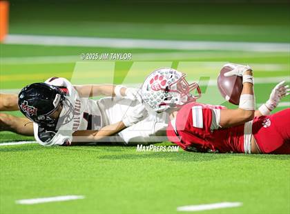 Thumbnail 2 in Mineral Wells vs Glen Rose (UIL 4A-2 Football Bi-District) photogallery.