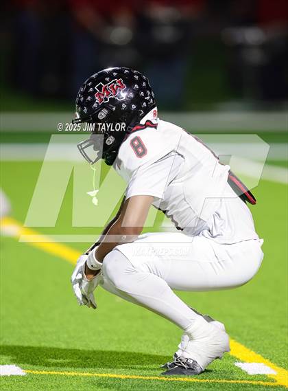 Thumbnail 1 in Mineral Wells vs Glen Rose (UIL 4A-2 Football Bi-District) photogallery.