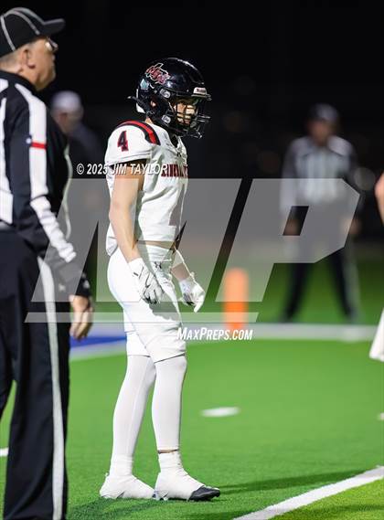 Thumbnail 1 in Mineral Wells vs Glen Rose (UIL 4A-2 Football Bi-District) photogallery.