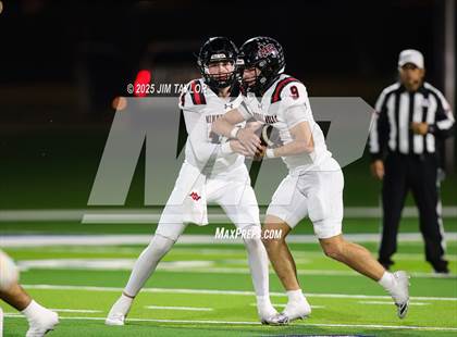 Thumbnail 1 in Mineral Wells vs Glen Rose (UIL 4A-2 Football Bi-District) photogallery.