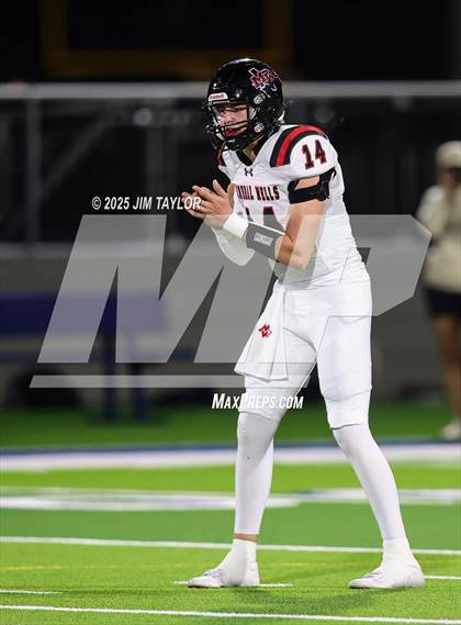 Thumbnail 1 in Mineral Wells vs Glen Rose (UIL 4A-2 Football Bi-District) photogallery.