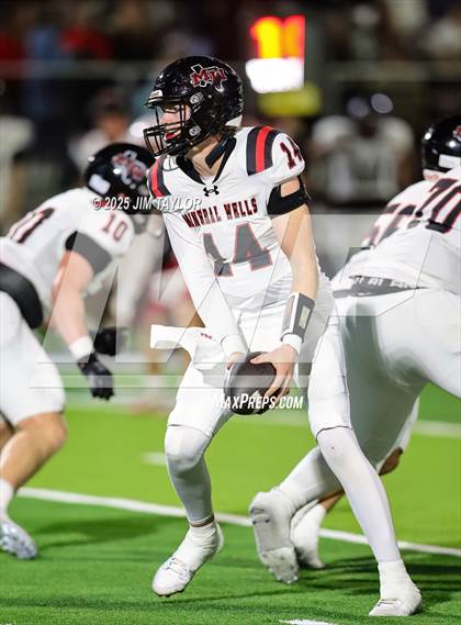 Thumbnail 2 in Mineral Wells vs Glen Rose (UIL 4A-2 Football Bi-District) photogallery.