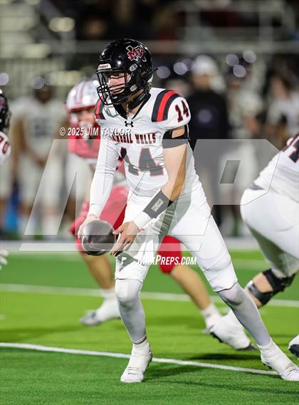 Thumbnail 3 in Mineral Wells vs Glen Rose (UIL 4A-2 Football Bi-District) photogallery.