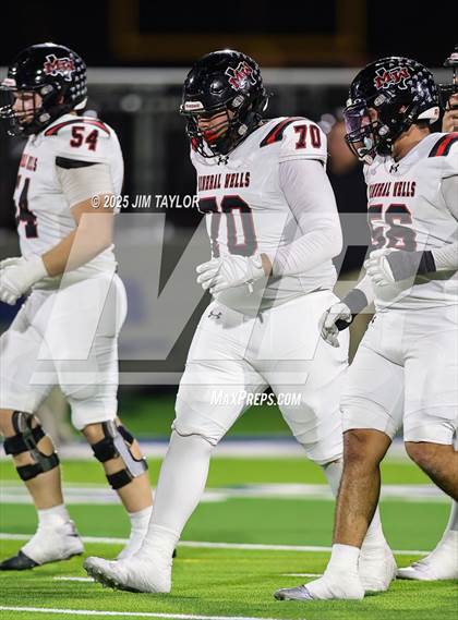 Thumbnail 1 in Mineral Wells vs Glen Rose (UIL 4A-2 Football Bi-District) photogallery.