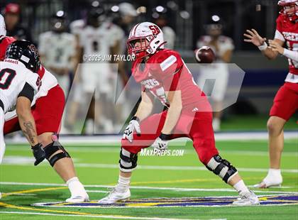 Thumbnail 3 in Mineral Wells vs Glen Rose (UIL 4A-2 Football Bi-District) photogallery.