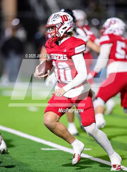 Thumbnail 3 in Mineral Wells vs Glen Rose (UIL 4A-2 Football Bi-District) photogallery.