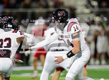 Thumbnail 2 in Mineral Wells vs Glen Rose (UIL 4A-2 Football Bi-District) photogallery.