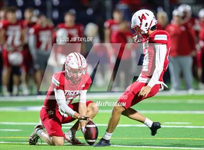 Thumbnail 2 in Mineral Wells vs Glen Rose (UIL 4A-2 Football Bi-District) photogallery.